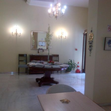Efplias Hotel Apartments Piraeus Buitenkant foto