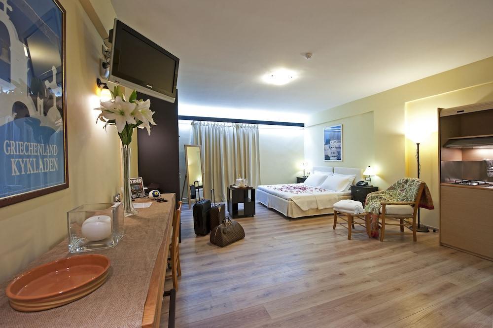 Efplias Hotel Apartments Piraeus Buitenkant foto