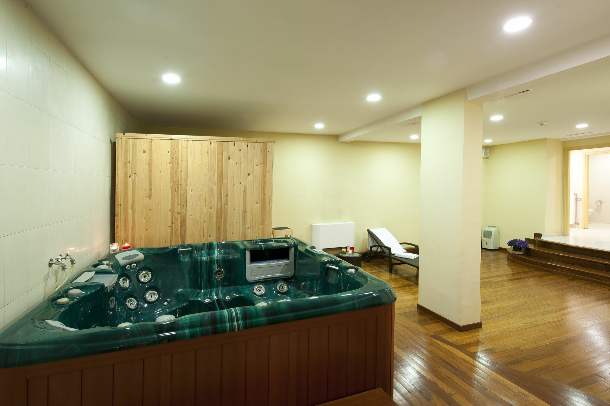 Efplias Hotel Apartments Piraeus Buitenkant foto