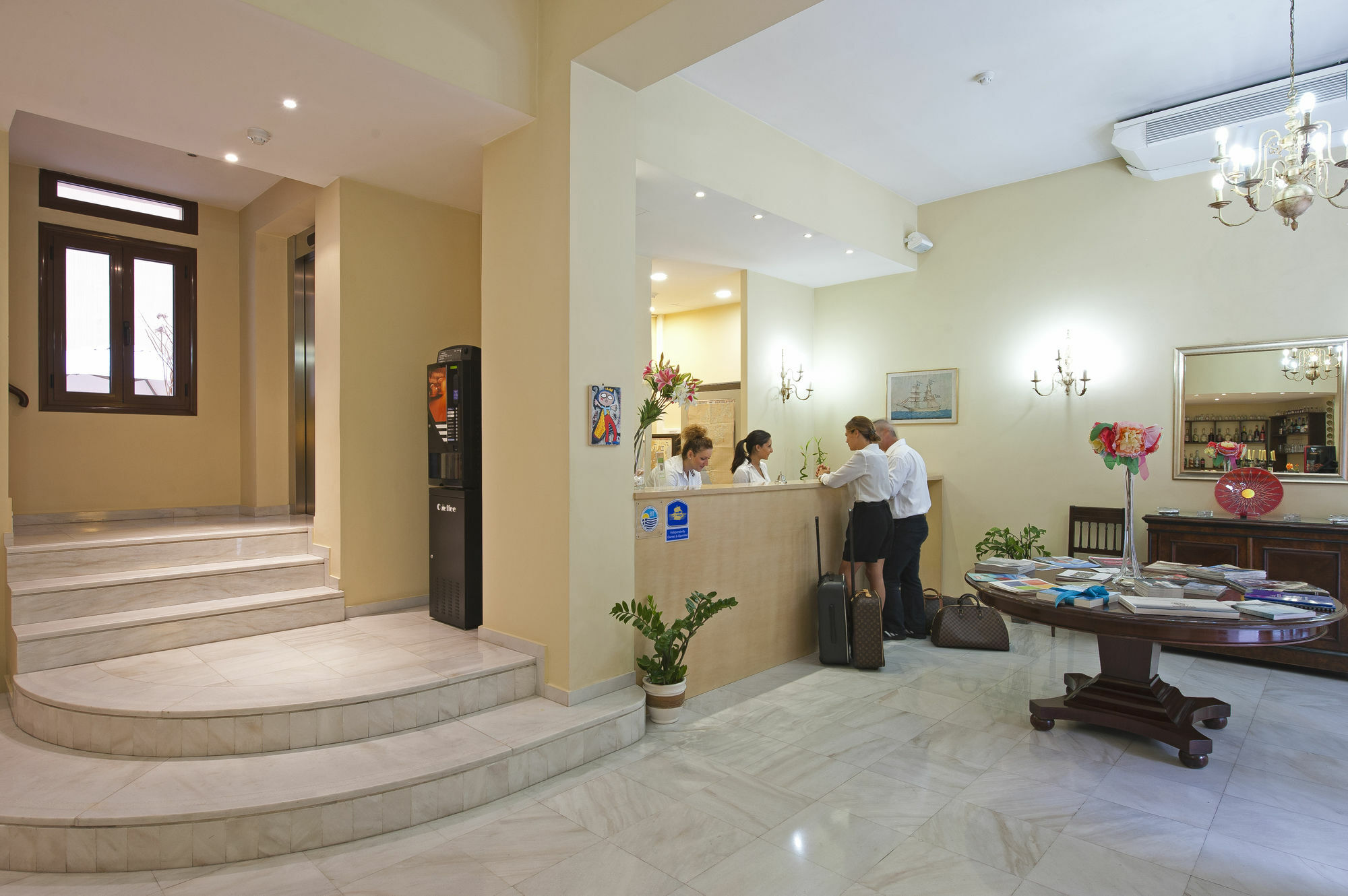 Efplias Hotel Apartments Piraeus Buitenkant foto