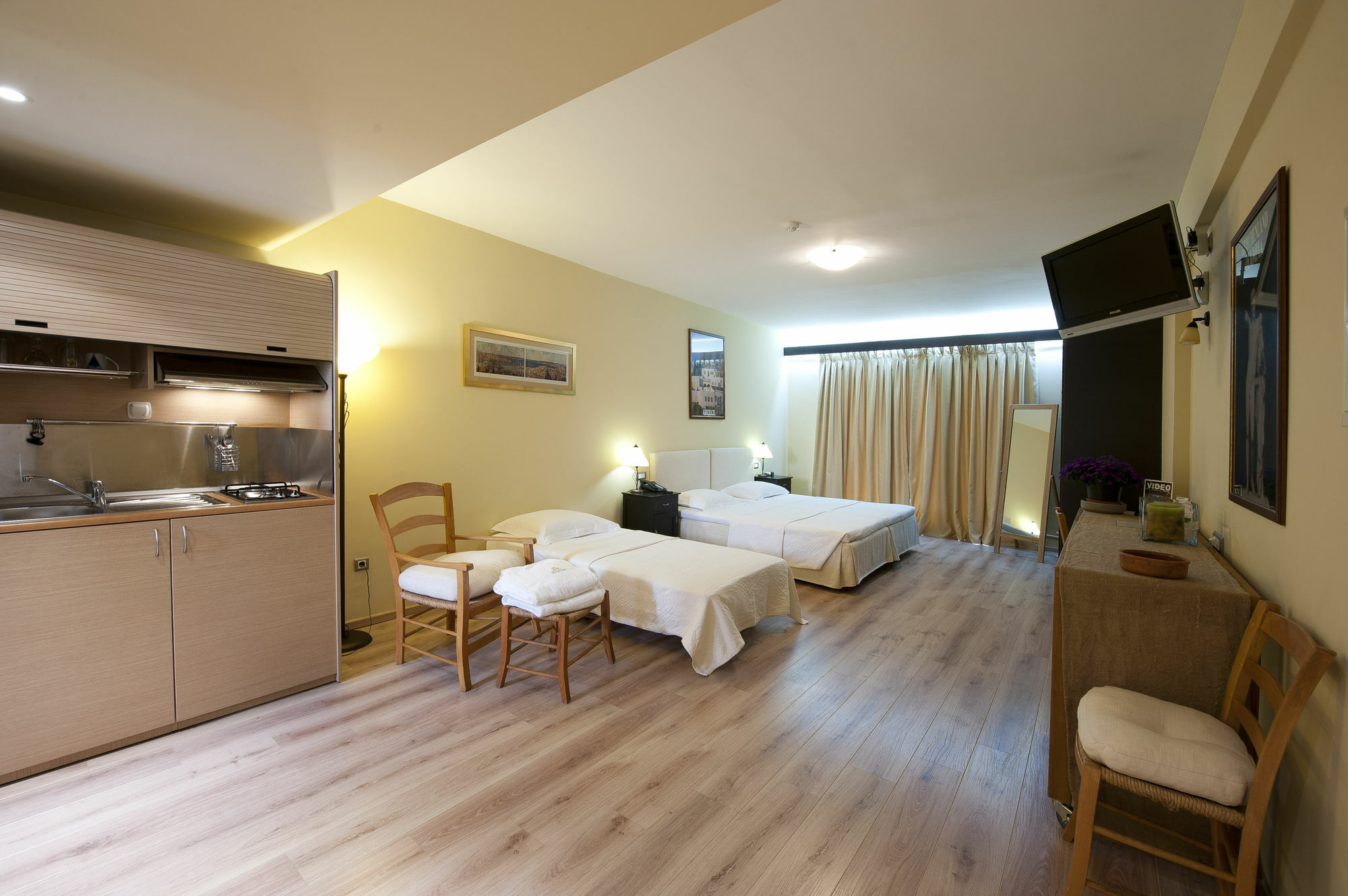 Efplias Hotel Apartments Piraeus Buitenkant foto