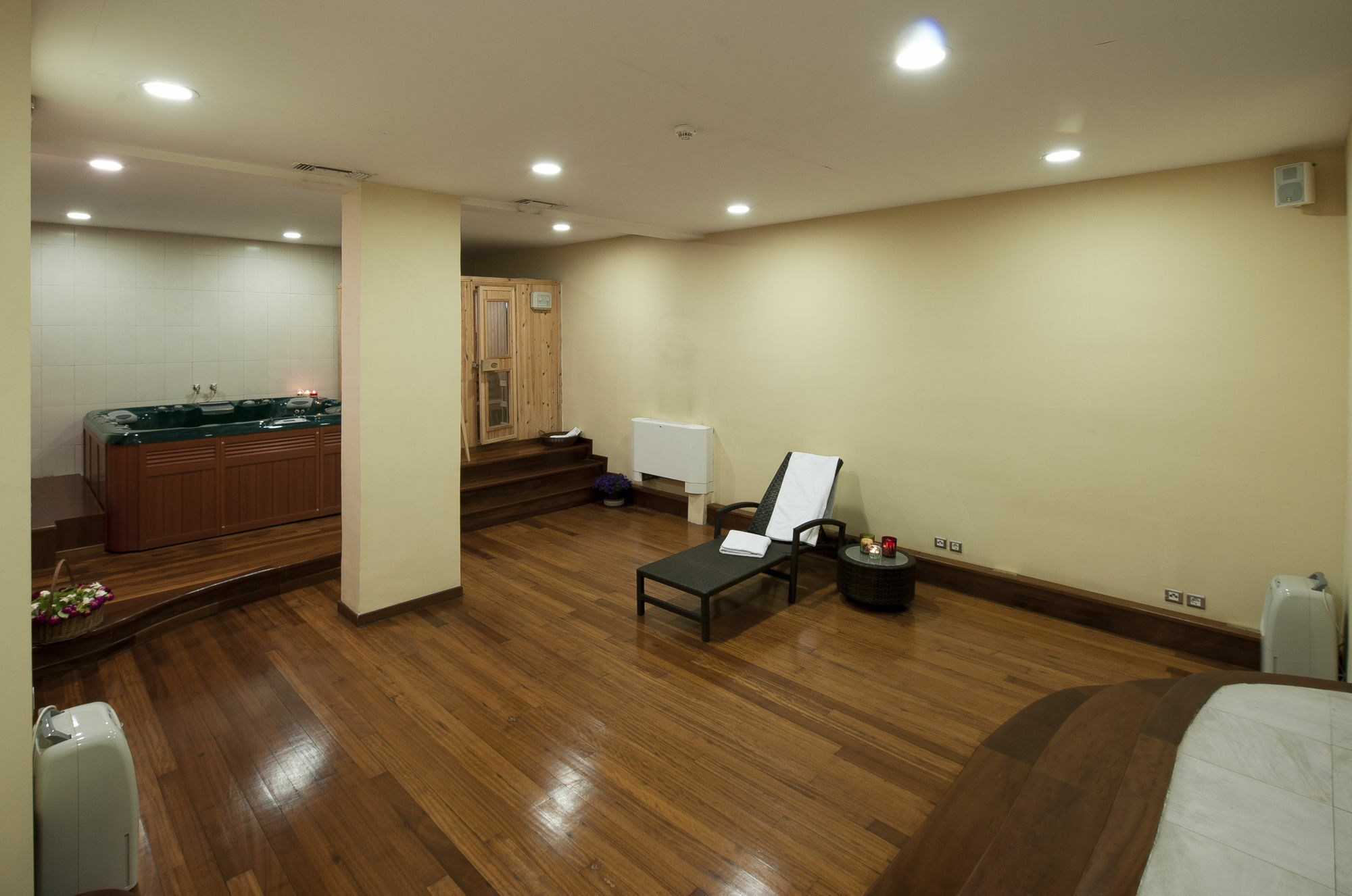 Efplias Hotel Apartments Piraeus Buitenkant foto